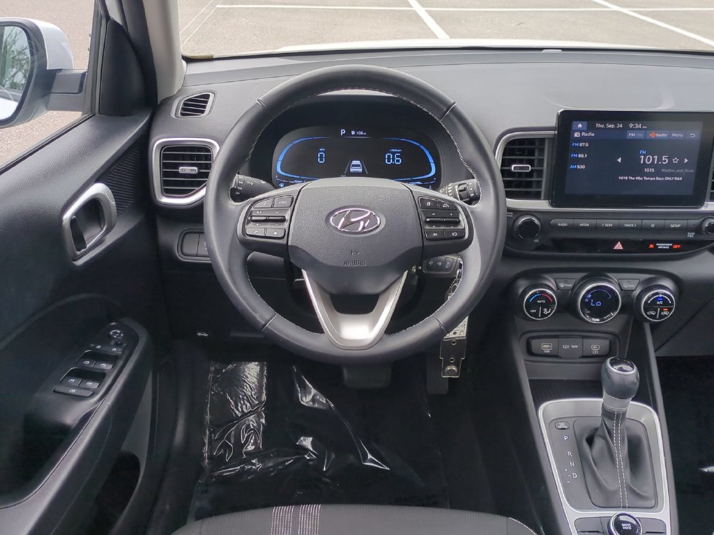 Thumbnail: 2023 Hyundai Venue - 10