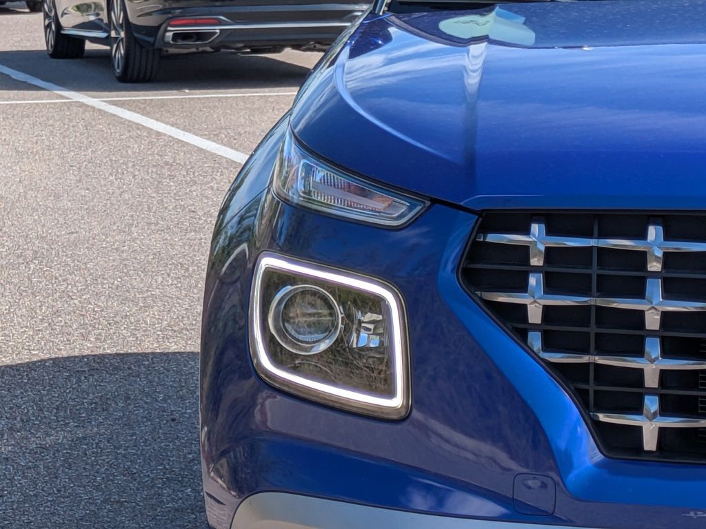 Thumbnail: 2023 Hyundai Venue - 7