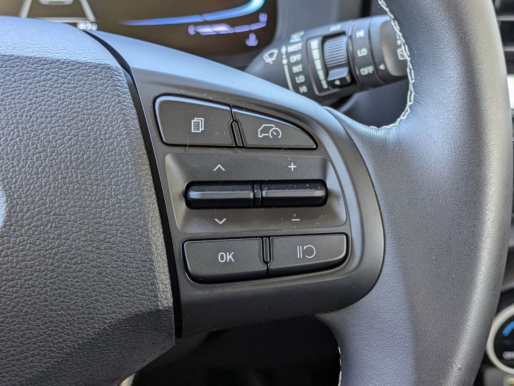 Thumbnail: 2023 Hyundai Venue - 29