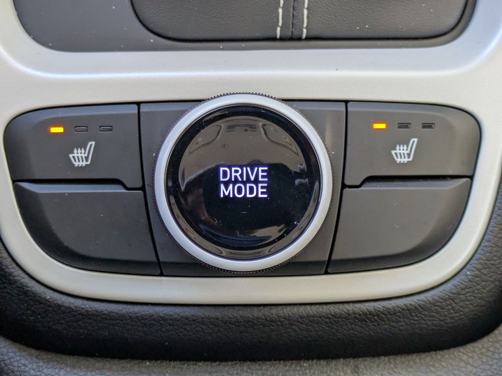 Thumbnail: 2023 Hyundai Venue - 25