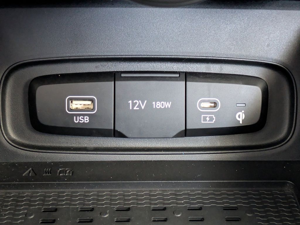 Thumbnail: 2023 Hyundai Venue - 24