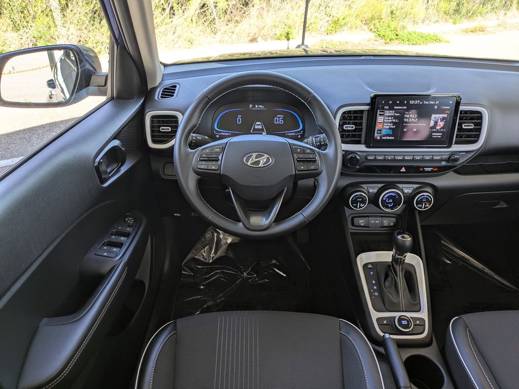 Thumbnail: 2023 Hyundai Venue - 10