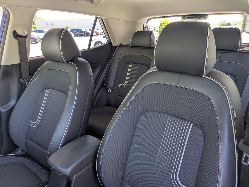 Thumbnail: 2023 Hyundai Venue - 12