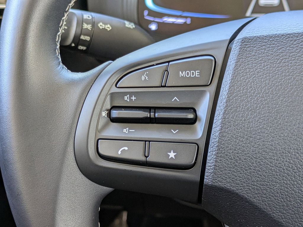 Thumbnail: 2023 Hyundai Venue - 28