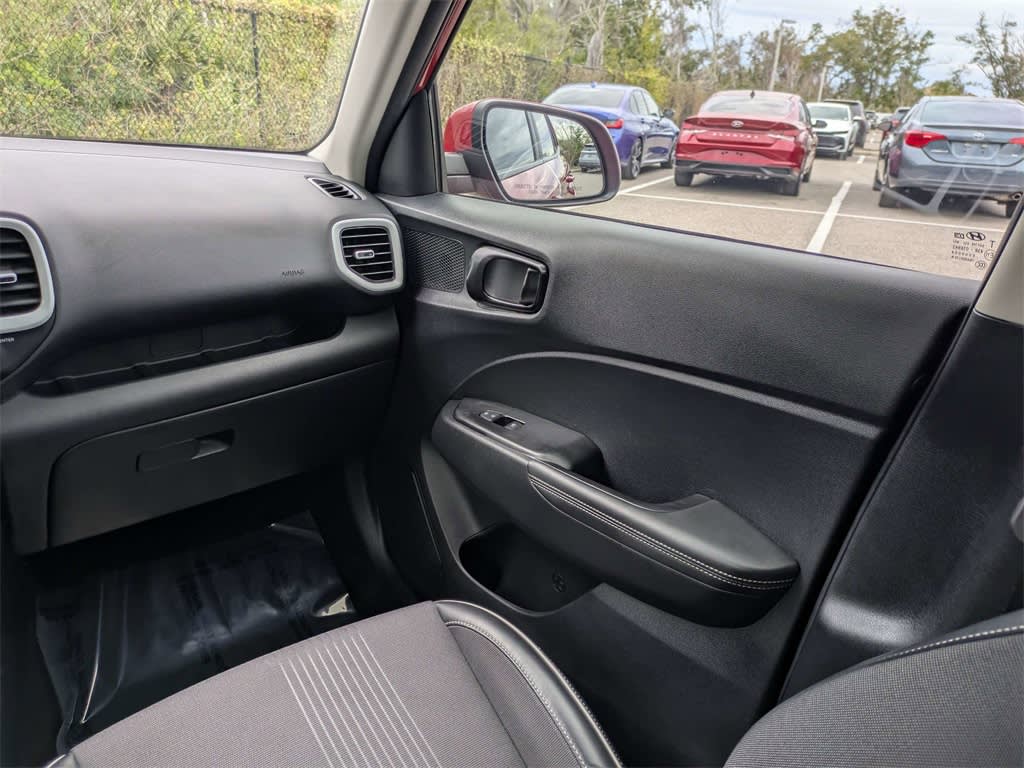 Thumbnail: 2022 Hyundai Venue - 23