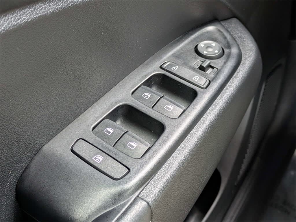 Thumbnail: 2022 Hyundai Venue - 30