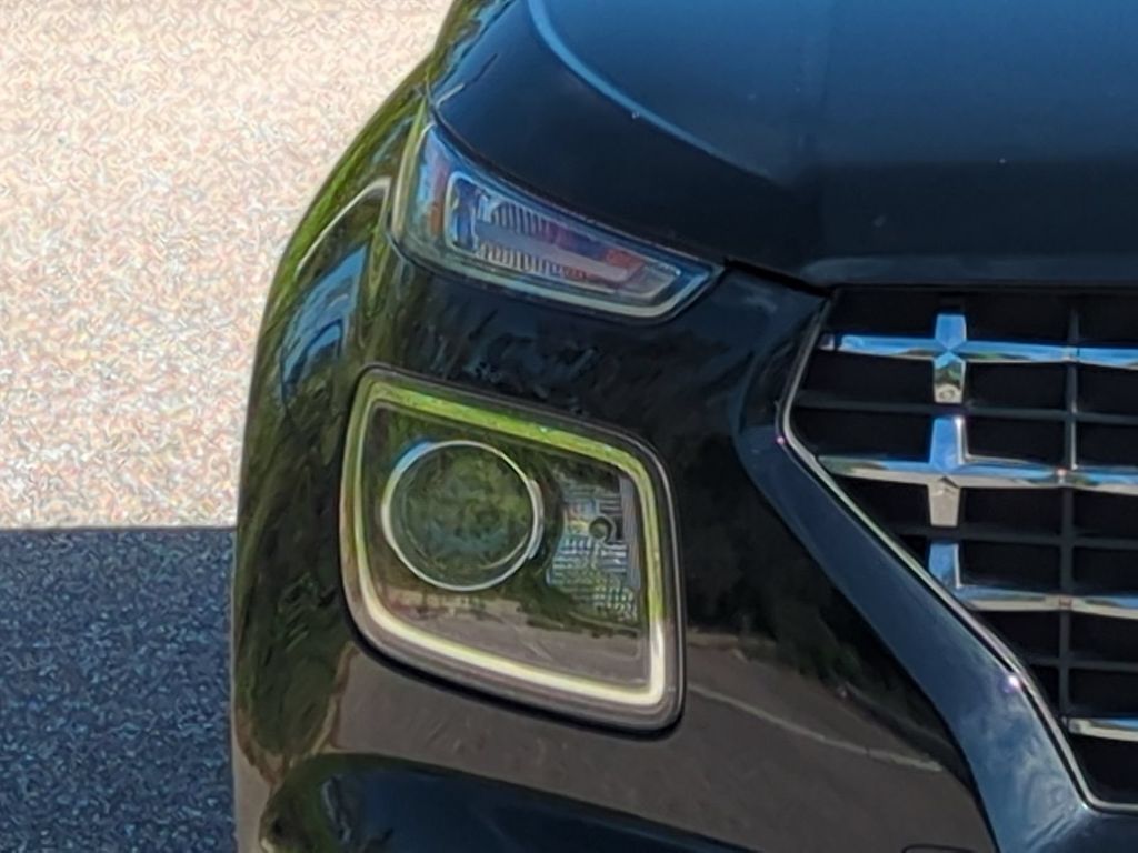 Thumbnail: 2023 Hyundai Venue - 18
