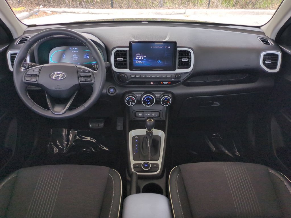 Thumbnail: 2025 Hyundai Venue - 2