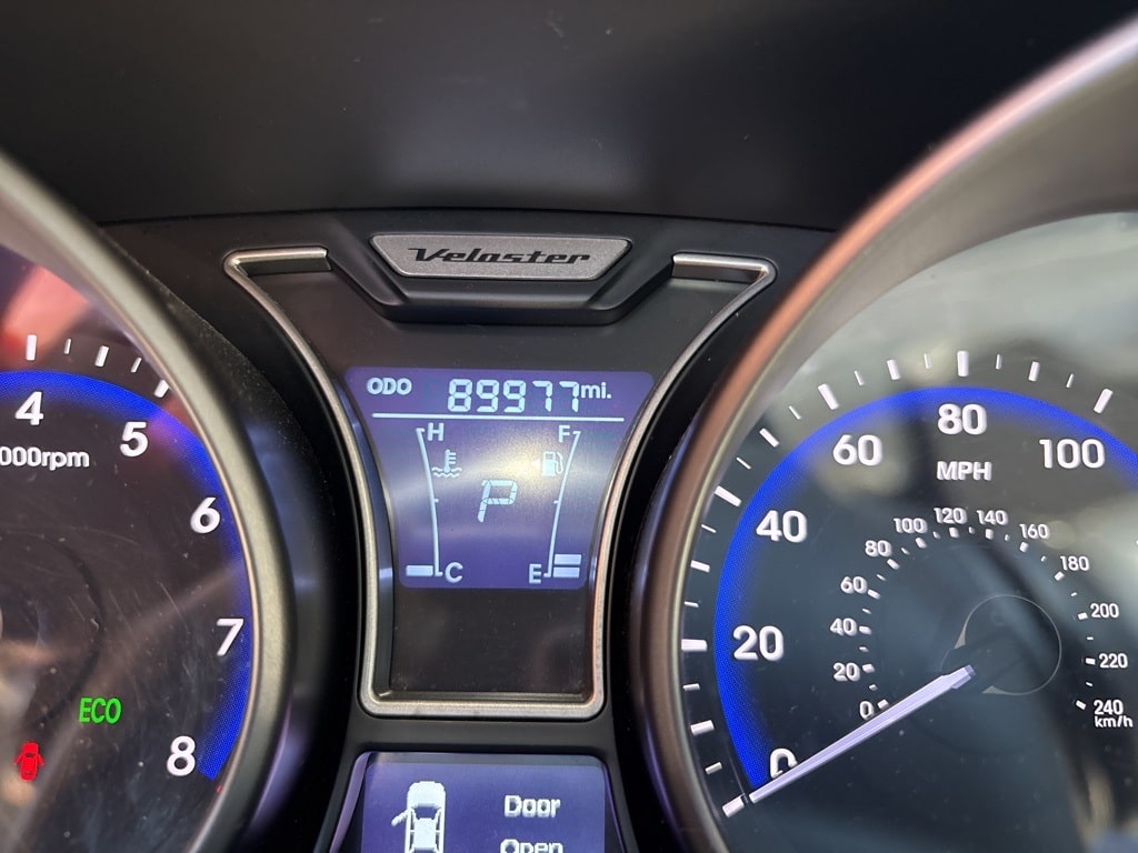 Thumbnail: 2015 Hyundai Veloster - 9