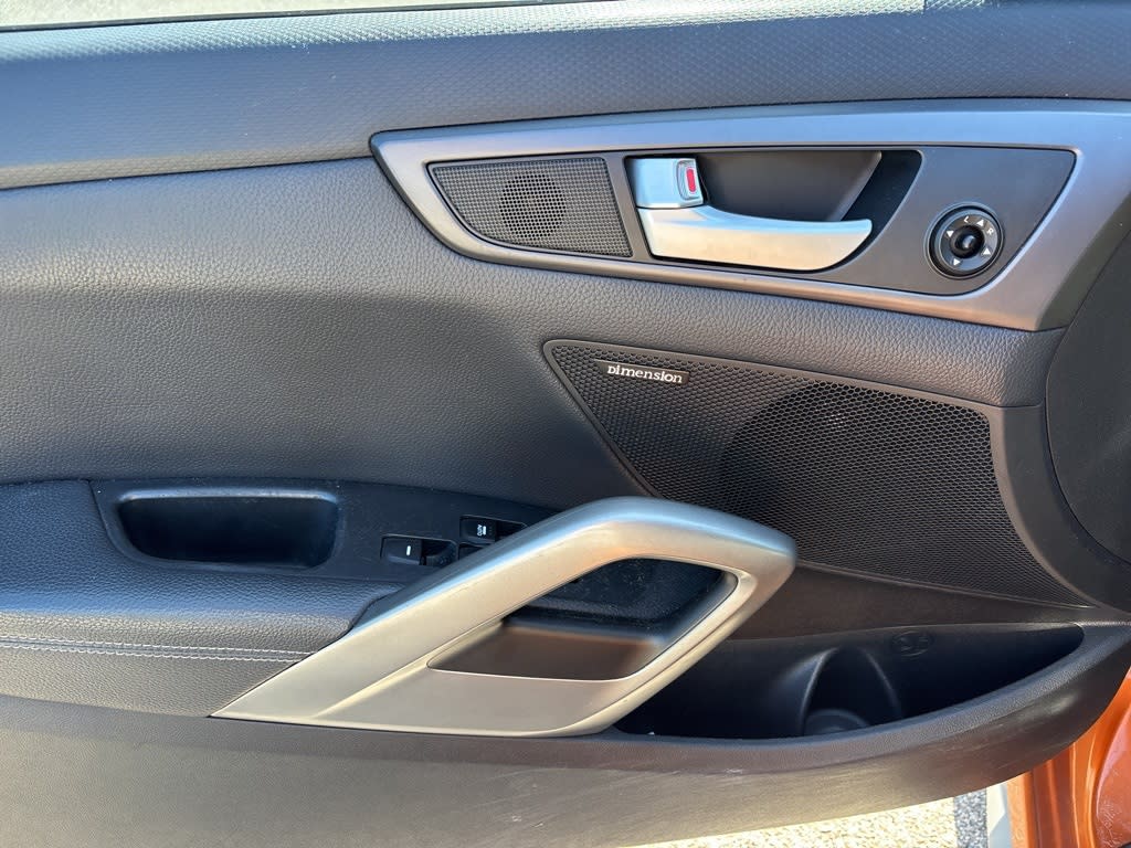 Thumbnail: 2015 Hyundai Veloster - 13