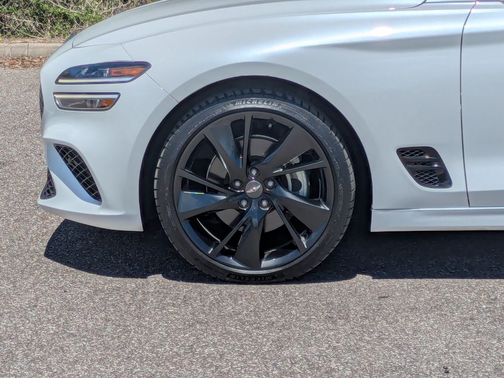 Thumbnail: 2023 Genesis G70 - 8