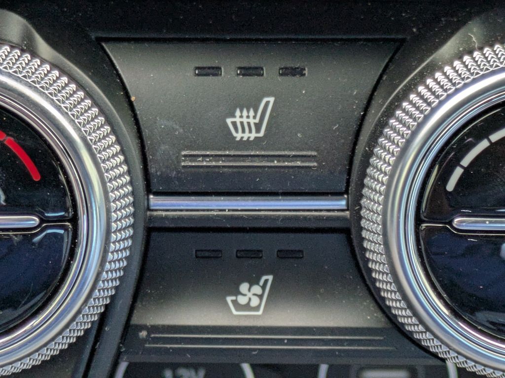 Thumbnail: 2023 Genesis G70 - 16