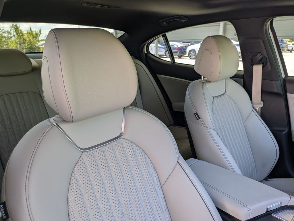 Thumbnail: 2023 Genesis G70 - 11