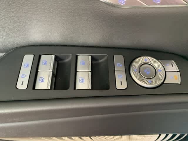2024 Genesis G80 Sport 31