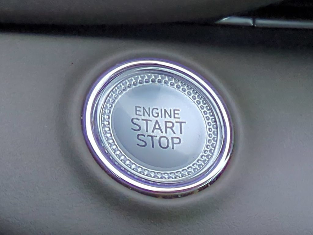 Thumbnail: 2022 Genesis GV80 - 36