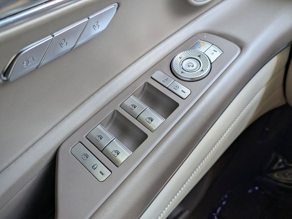 Thumbnail: 2022 Genesis GV80 - 36