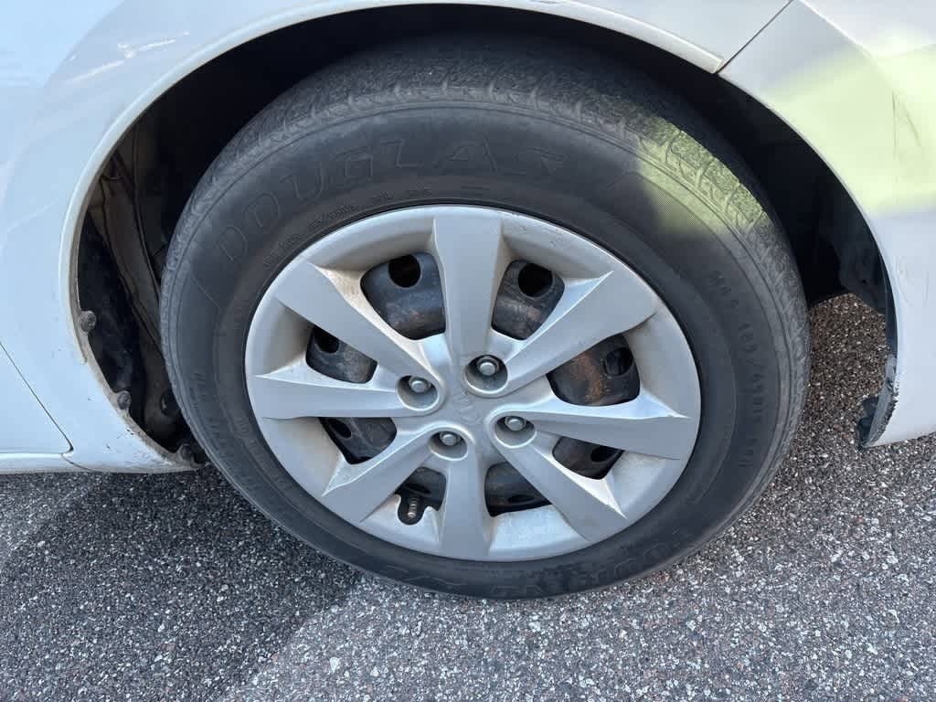 Thumbnail: 2016 Kia Rio - 4