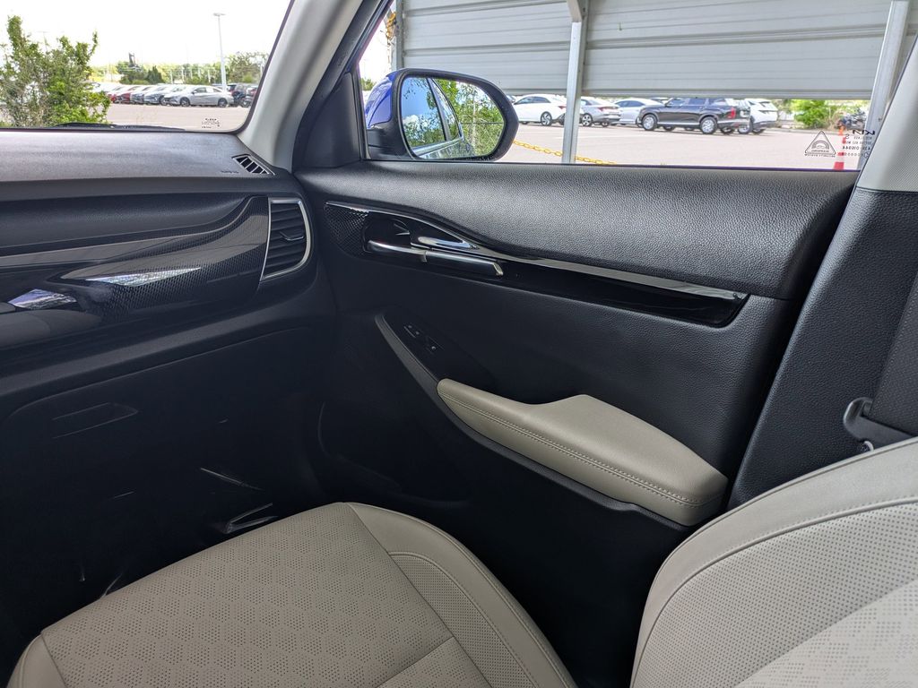 Thumbnail: 2023 Kia Seltos - 26