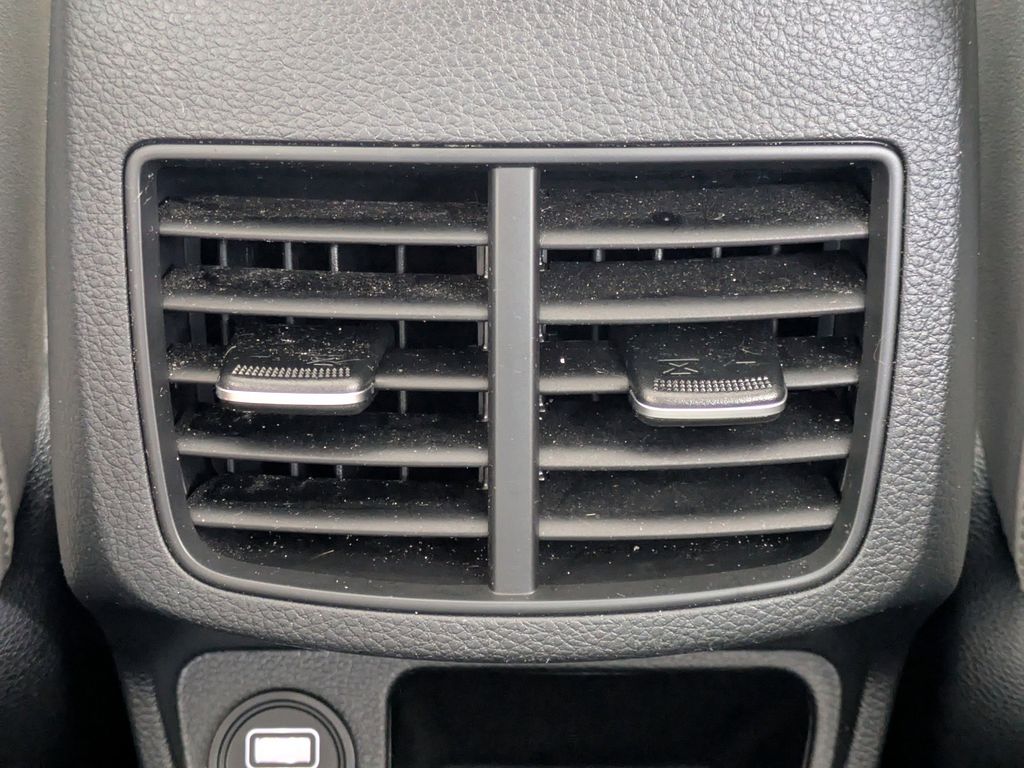 Thumbnail: 2023 Kia Seltos - 24