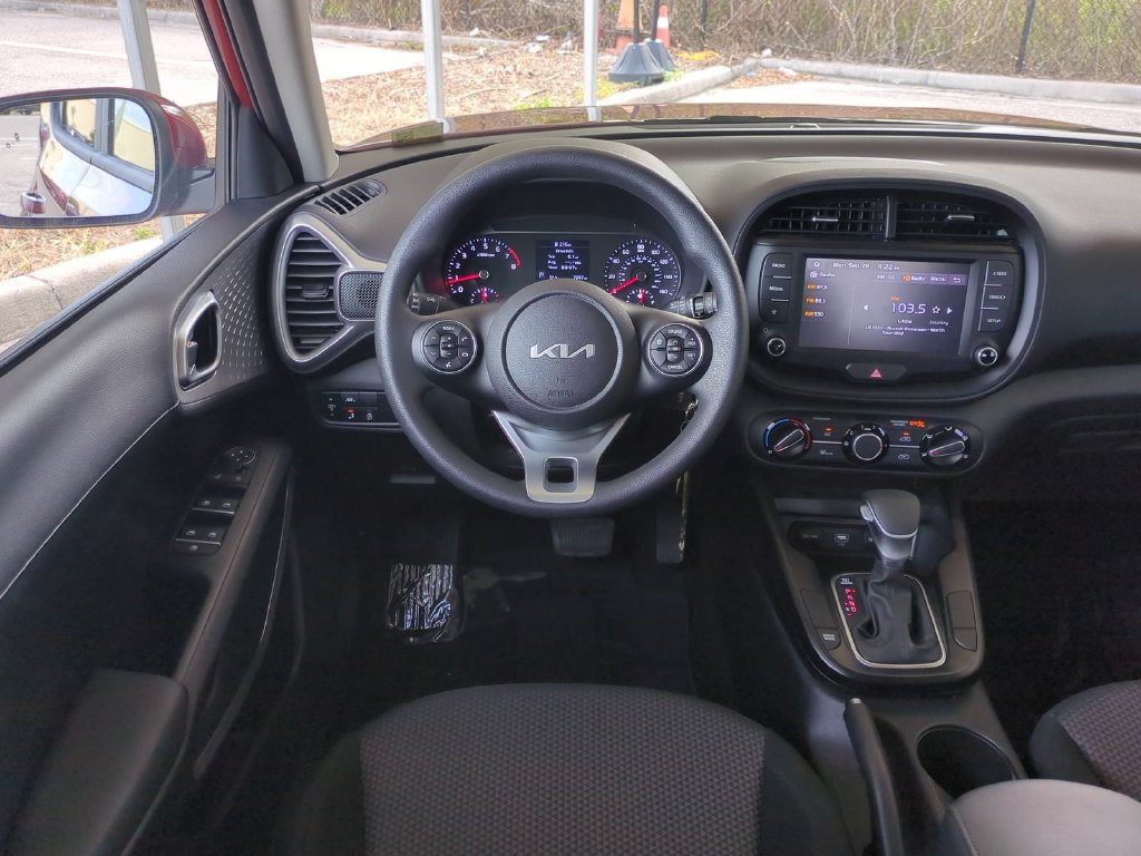 Thumbnail: 2022 Kia Soul - 10