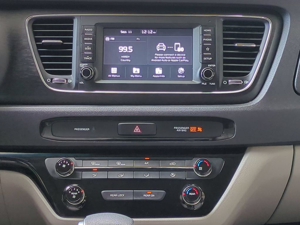 Thumbnail: 2020 Kia Sedona - 23