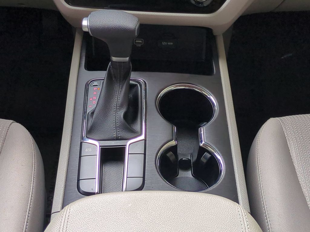 Thumbnail: 2020 Kia Sedona - 14