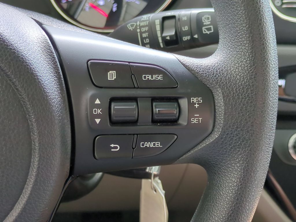 Thumbnail: 2021 Kia Sedona - 30