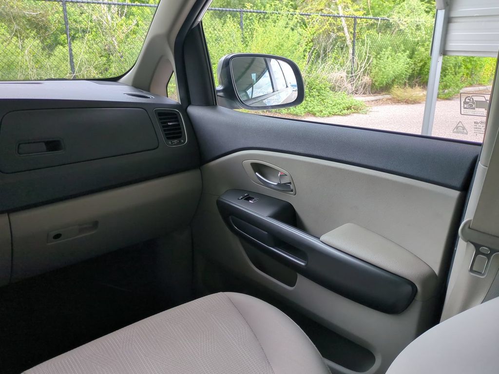 Thumbnail: 2021 Kia Sedona - 23