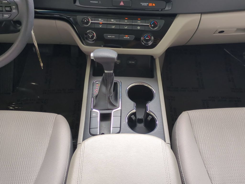 Thumbnail: 2021 Kia Sedona - 15