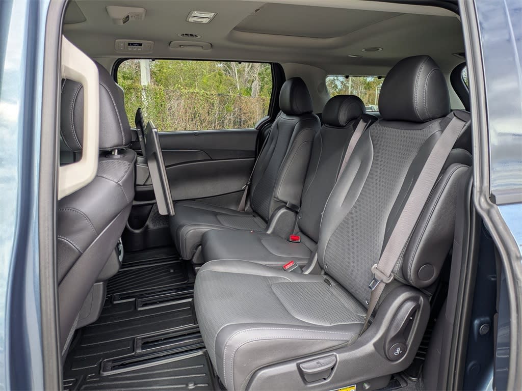 Thumbnail: 2025 Kia Carnival - 25