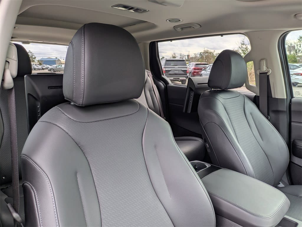 Thumbnail: 2025 Kia Carnival - 11