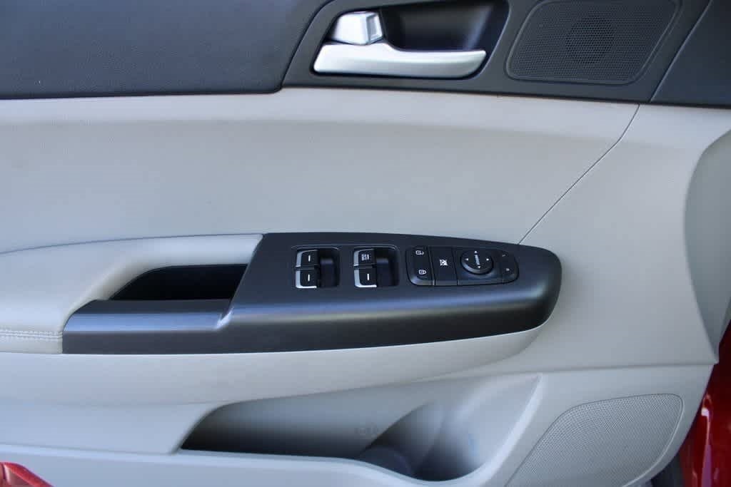 Thumbnail: 2020 Kia Sportage - 12