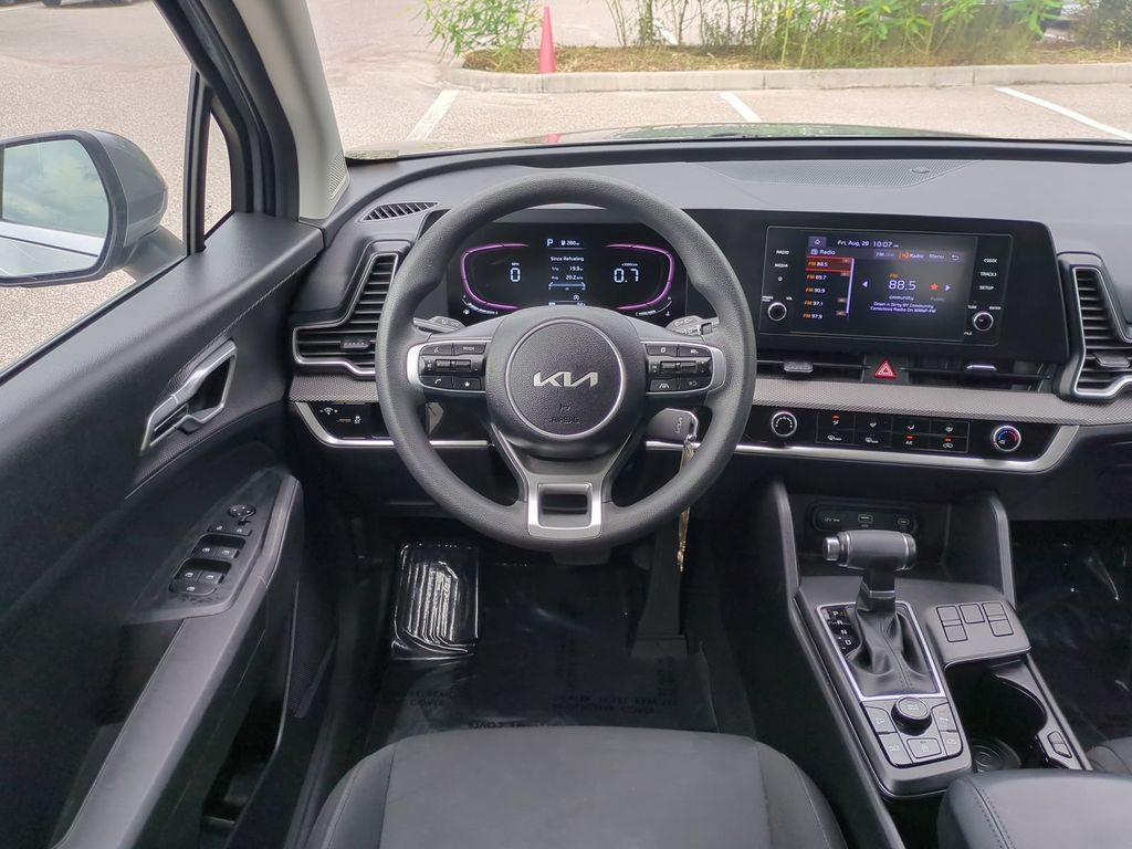 Thumbnail: 2023 Kia Sportage - 9