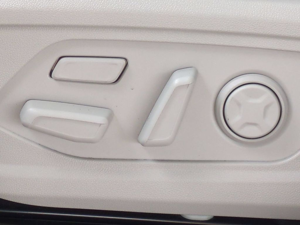 Thumbnail: 2025 Kia Sorento - 26