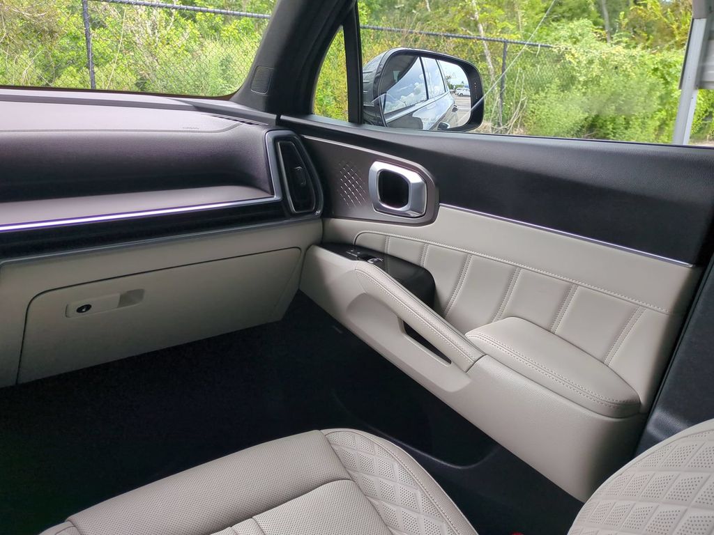 Thumbnail: 2025 Kia Sorento - 25