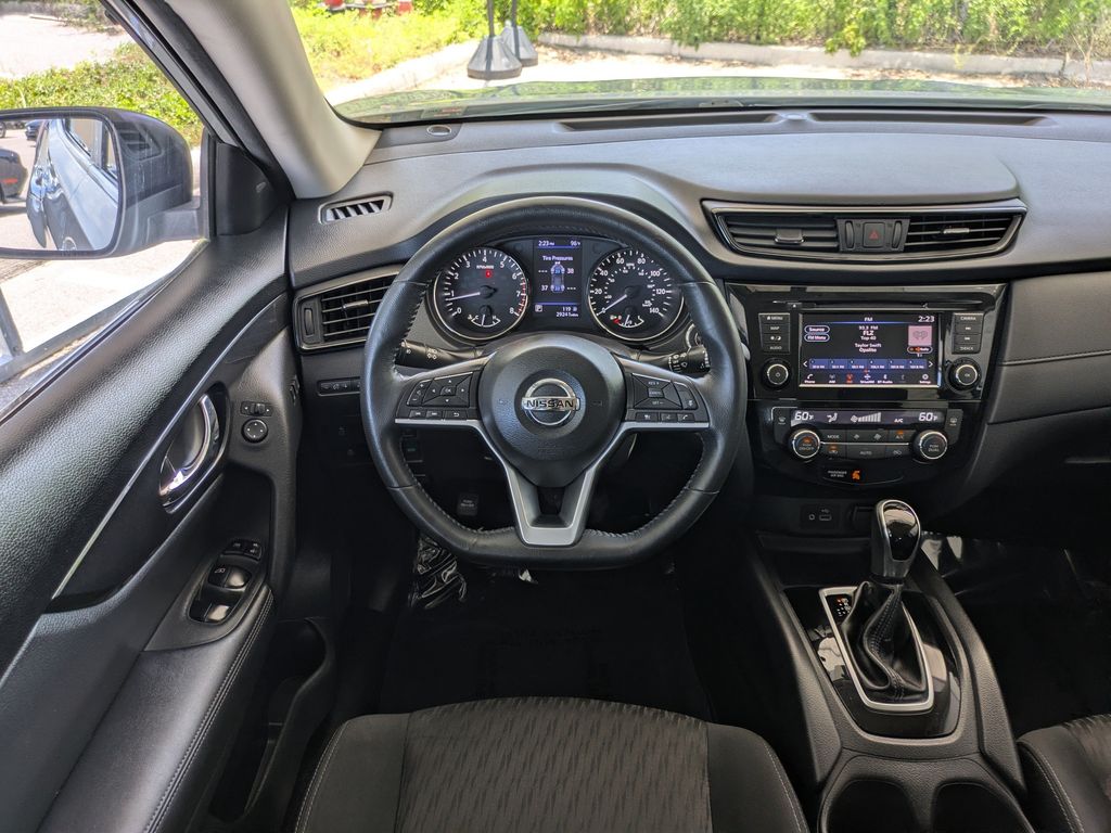Thumbnail: 2018 Nissan Rogue - 10