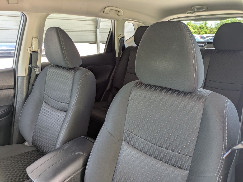 Thumbnail: 2018 Nissan Rogue - 12
