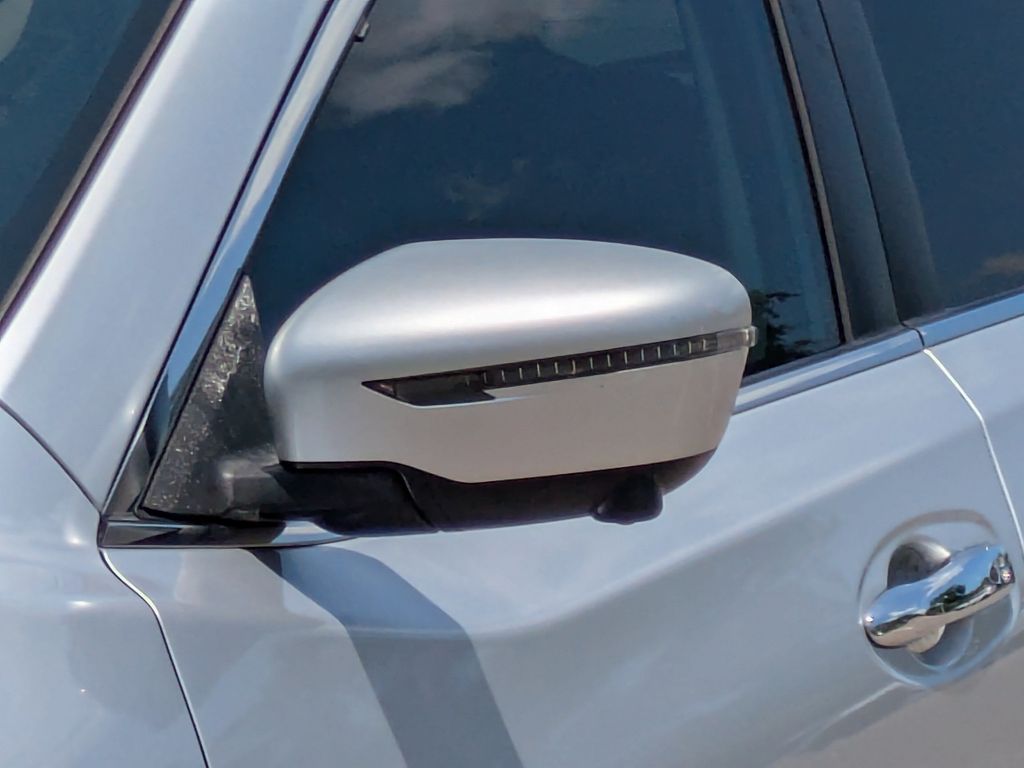 Thumbnail: 2018 Nissan Rogue - 22