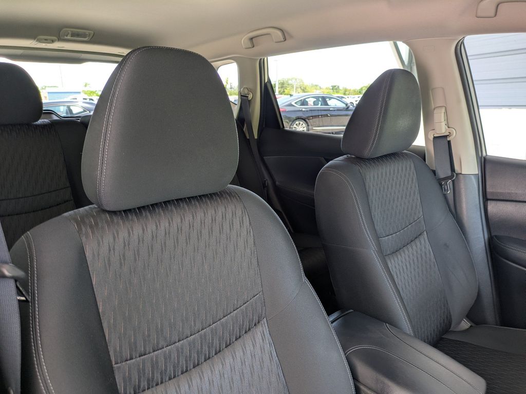 Thumbnail: 2018 Nissan Rogue - 11