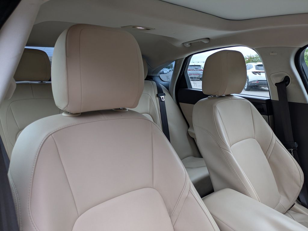 Thumbnail: 2017 Jaguar XF - 11