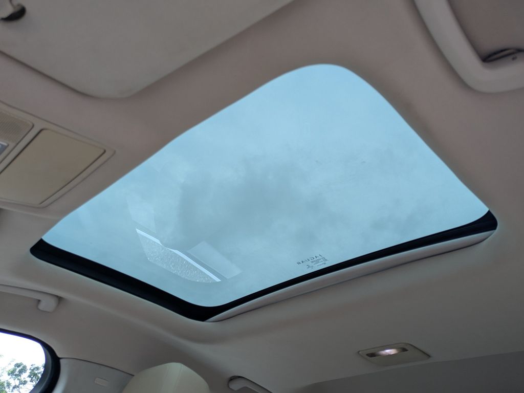 Thumbnail: 2017 Jaguar XF - 25