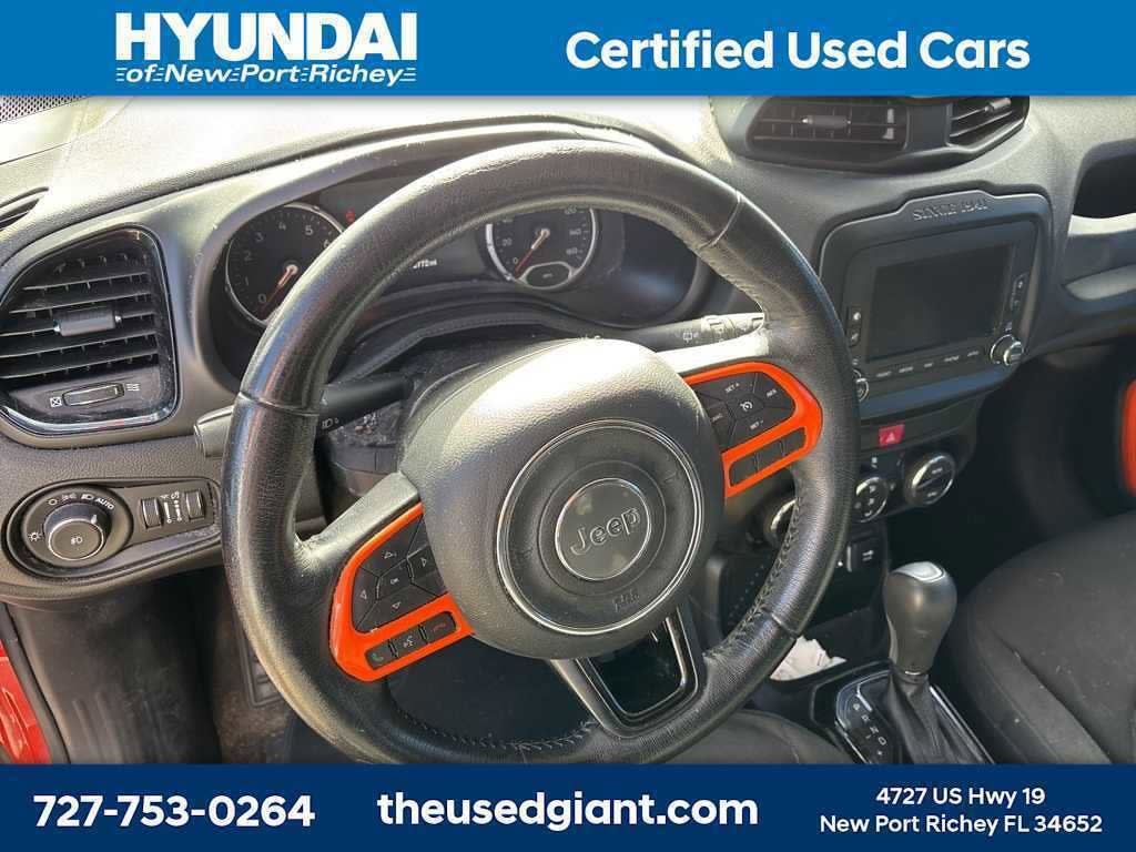 Thumbnail: 2017 Jeep Renegade - 5
