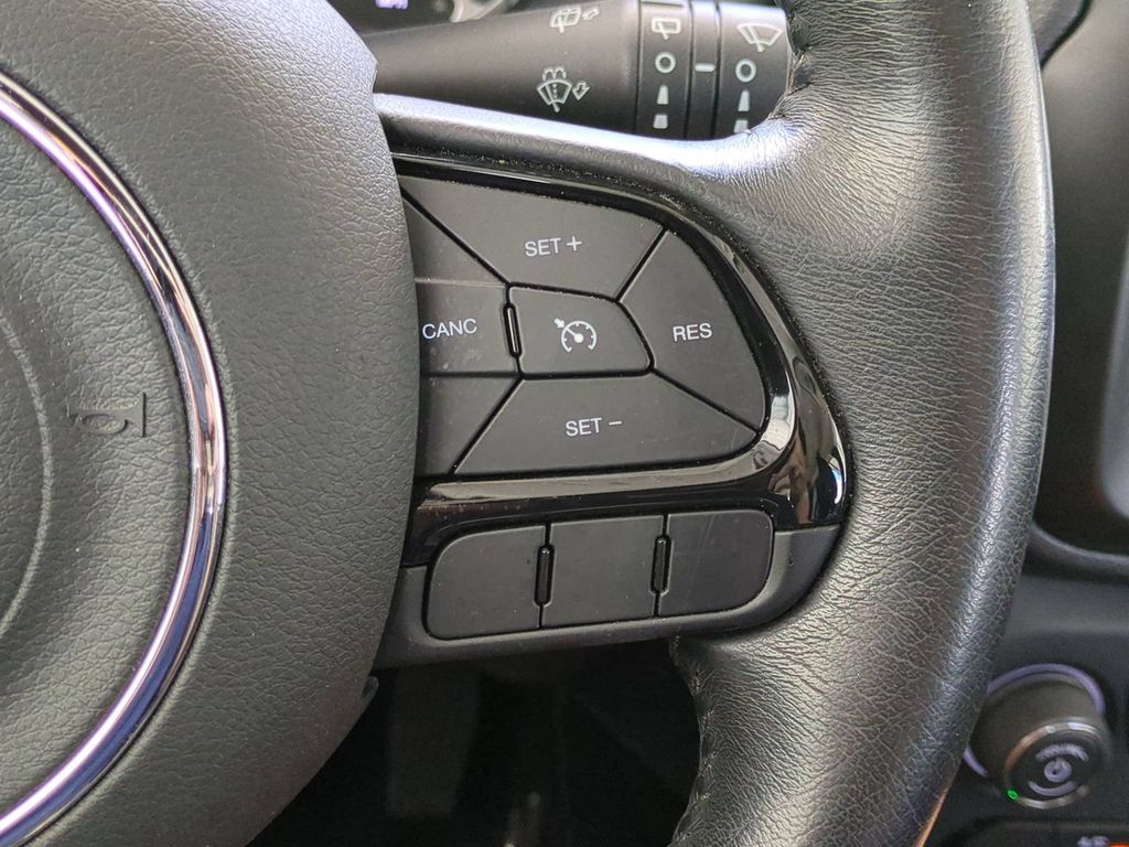 Thumbnail: 2019 Jeep Renegade - 27
