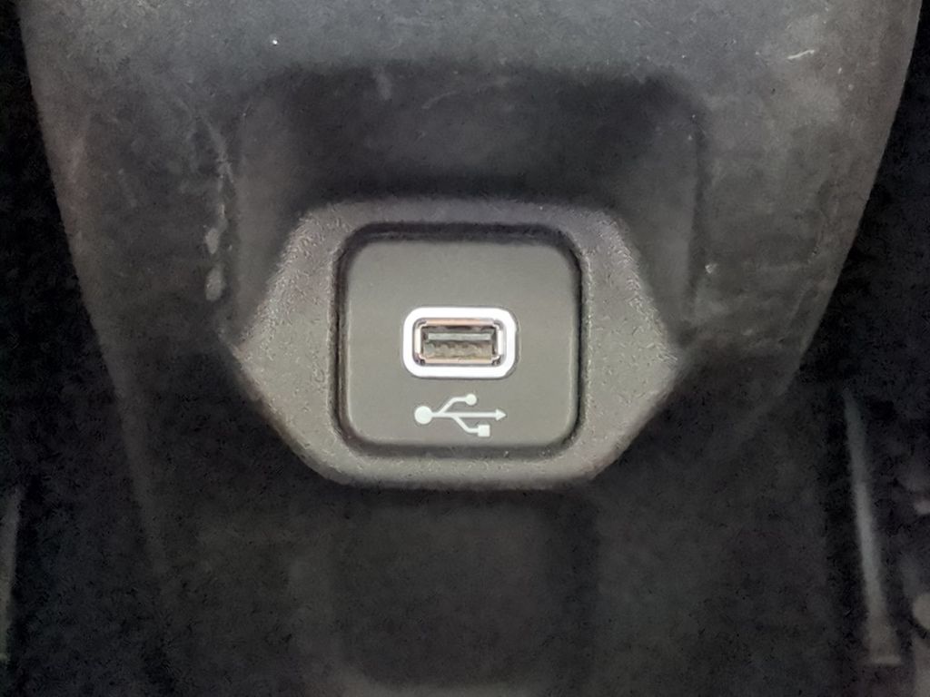 Thumbnail: 2019 Jeep Renegade - 20