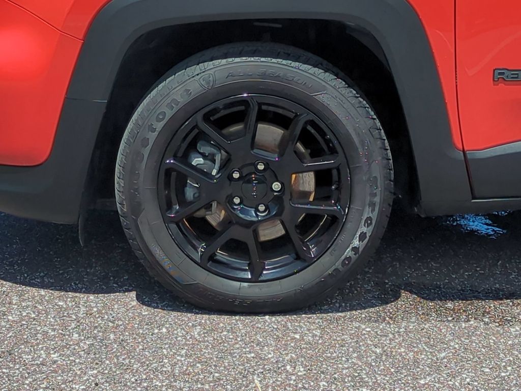 Thumbnail: 2019 Jeep Renegade - 8