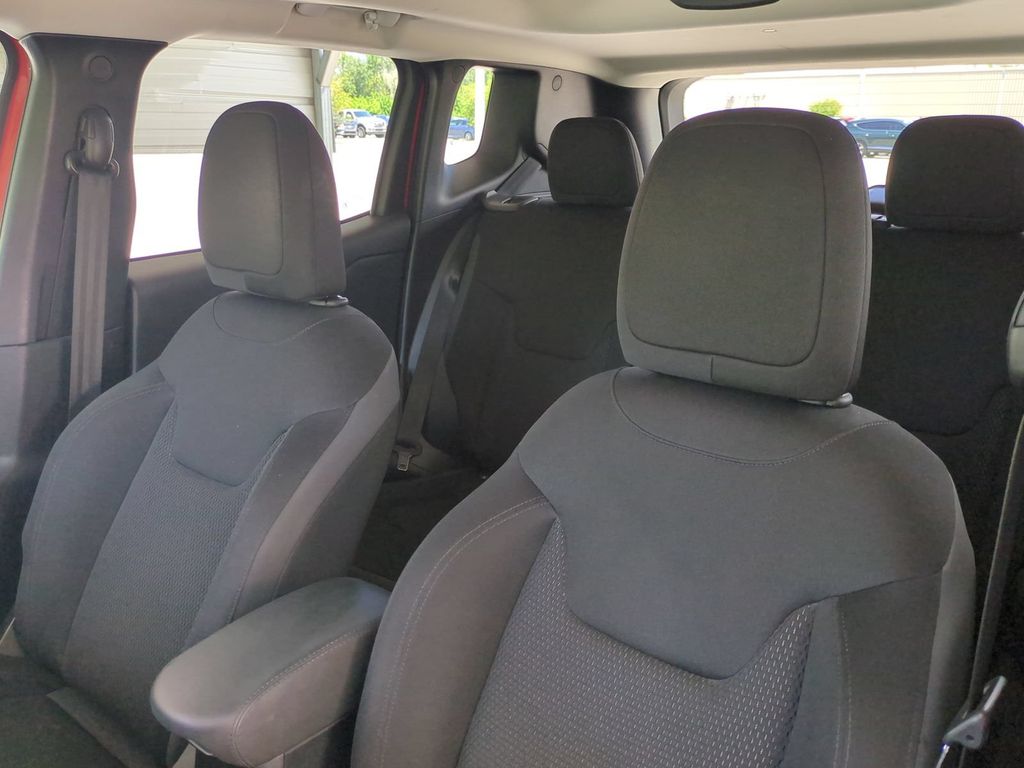 Thumbnail: 2019 Jeep Renegade - 12