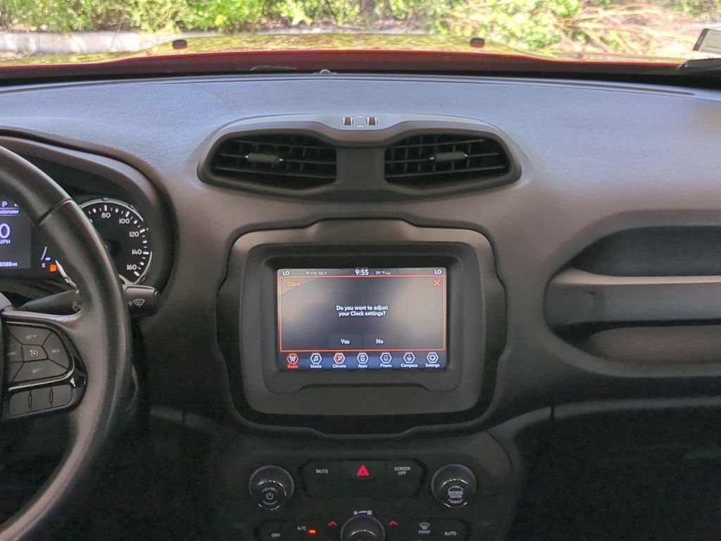 Thumbnail: 2019 Jeep Renegade - 14