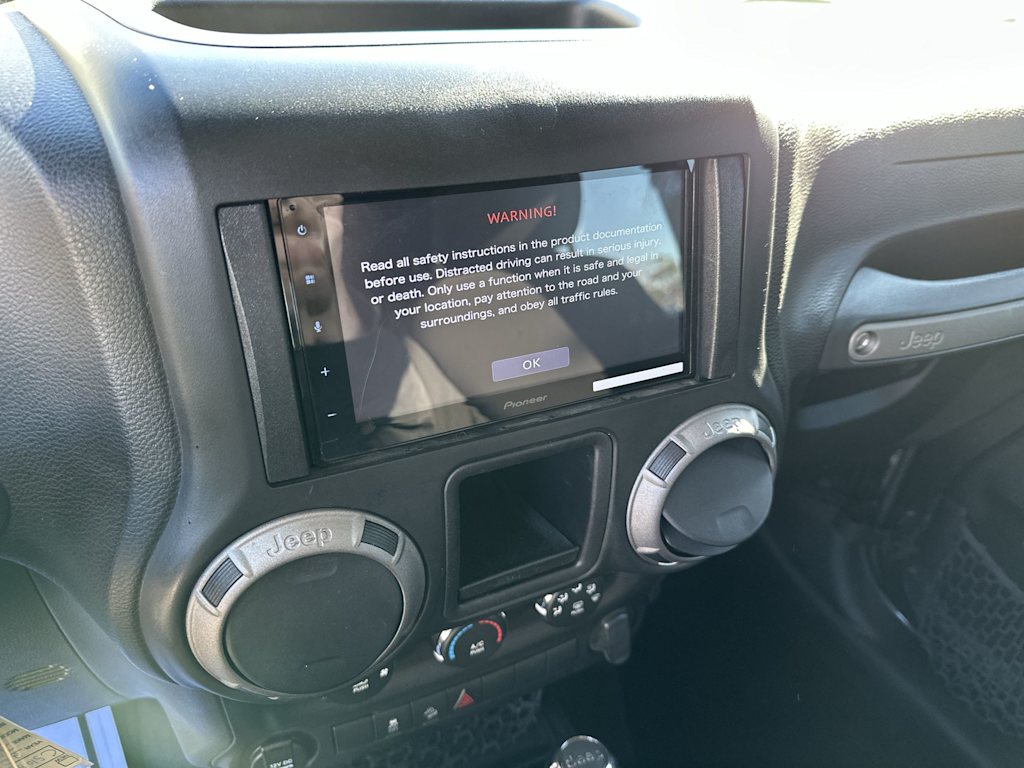 Thumbnail: 2017 Jeep Wrangler - 14