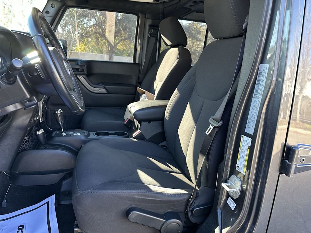 Thumbnail: 2017 Jeep Wrangler - 10