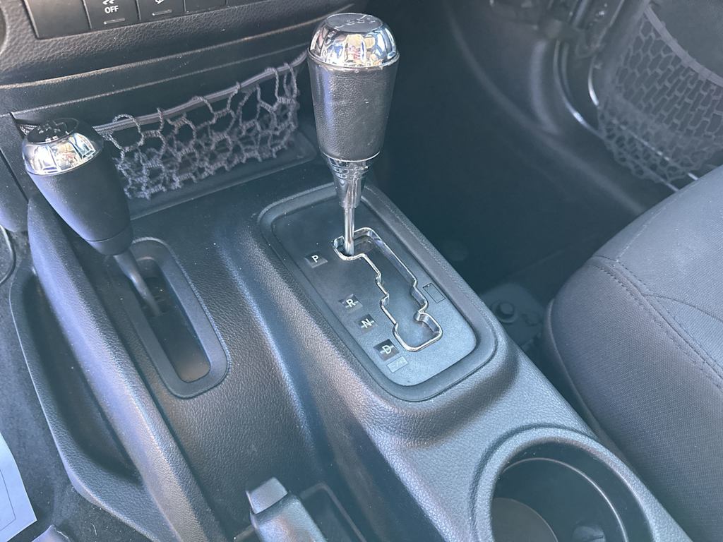 Thumbnail: 2017 Jeep Wrangler - 15